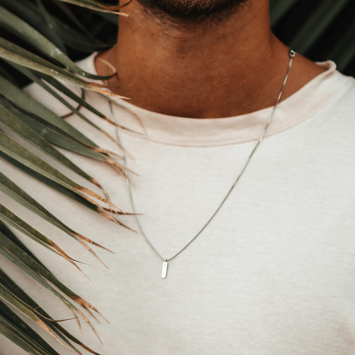 COLLANE DA UOMO: Tendenze negli accessori e come indossarli